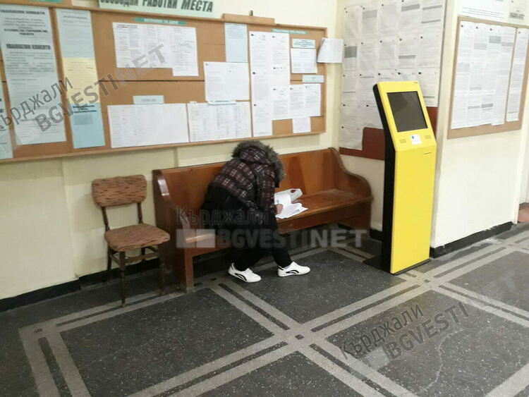 Една пета от регистрираните безработни в област Кърджали не могат да си намерят работа повече от година, тежък е проблема при хората без квалификация