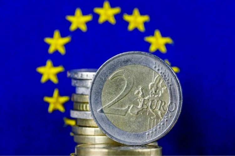 Започва продажбата на стартовите комплекти евромонети