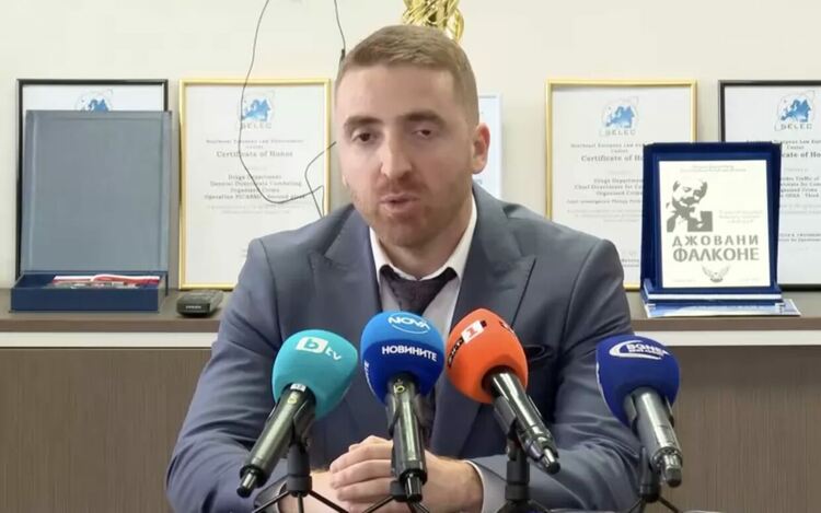 Вълна от киберизмами с фалшиви обяви за коли залива България