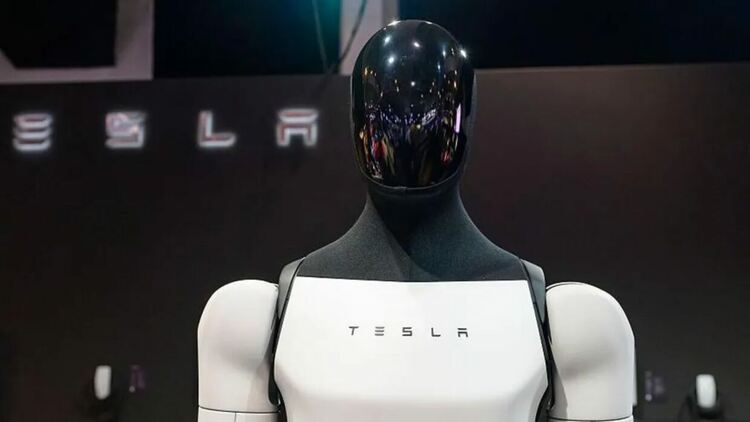 Tesla съкращава моделите на автомобили, преминавайки към роботи и изкуствен интелект