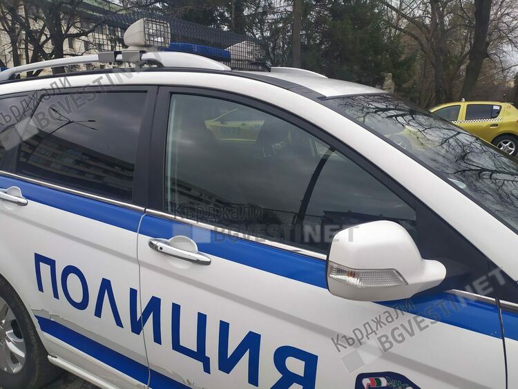 47-годишна блъсна с "Опела"си БМВ в Кърджали и избяга