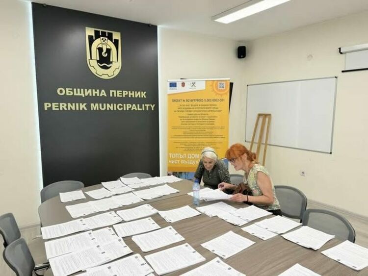 Община Перник стартира подписването на договори с одобрените кандидати по проекта за подмяна на старите отоплителни уреди 