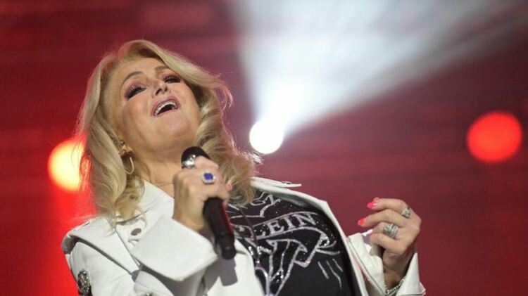Bonnie Tyler е изведена от кома, но остава в тежко състояние, концертите ѝ са отменени