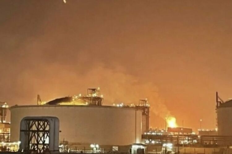 В най-големия в света център за производство на втечнен газ в Катар избухна експлозия