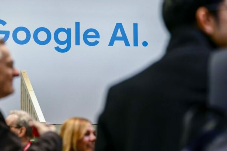 Google тества начална страница с AI вместо бутона „Търсене“