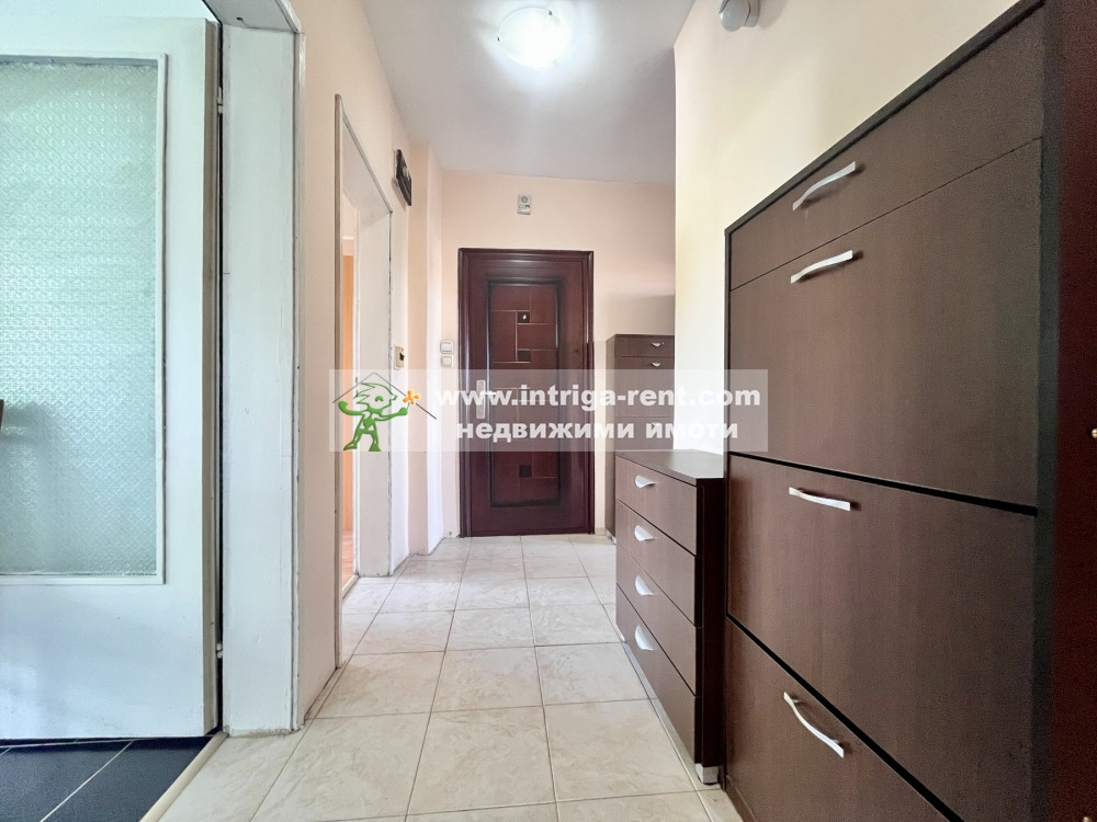 №3982 Слънчев, тристаен, монолитен апартамент за продажба в центъра Хасково.