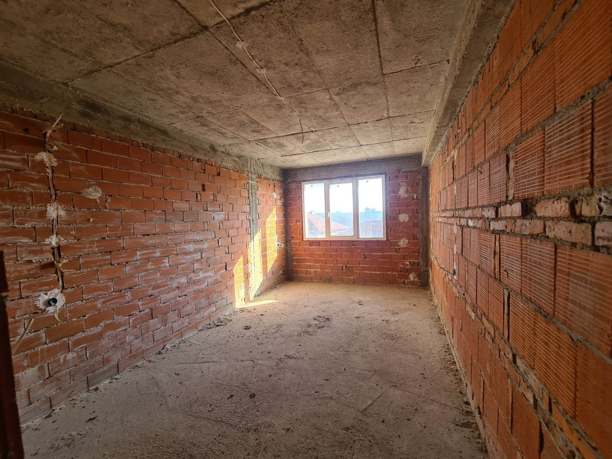 Триетажна къща в кв. Болярово, гр. Хасково