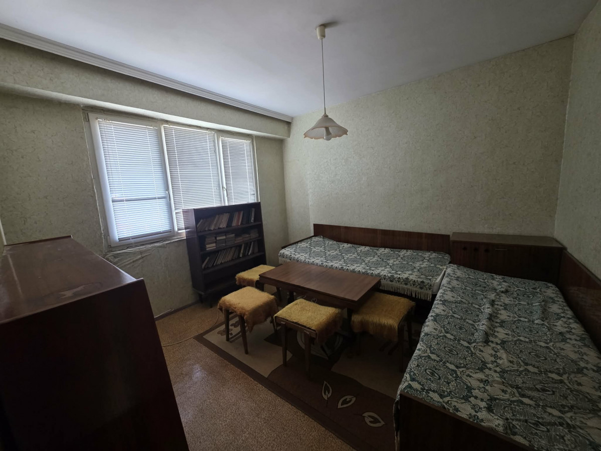 Тристаен апартамент в широк център,гр.Хасково