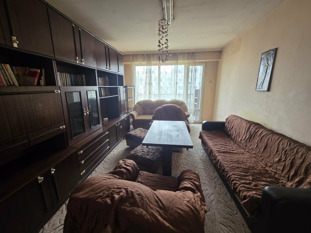 Тристаен апартамент в широк център,гр.Хасково