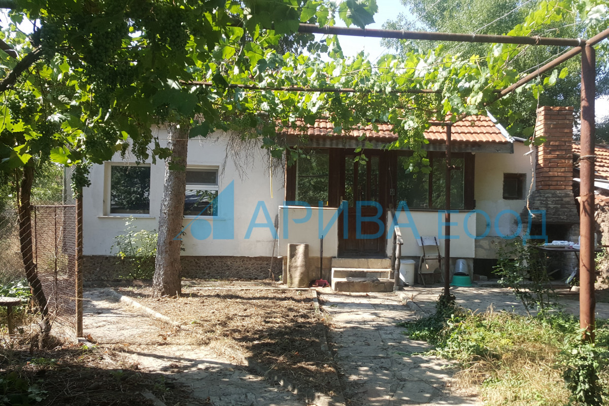 Къща с дърводелски цех в с. Въгларово, община Хасково