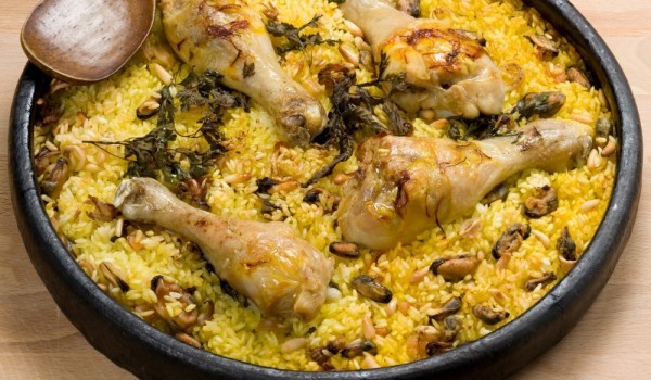 Пилешки крилца с ориз и гъби
