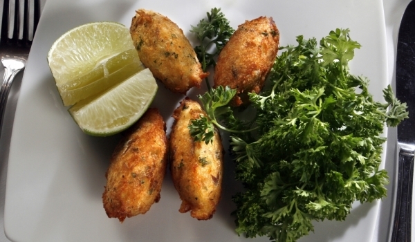 Рибни крокети с ориз и картофи